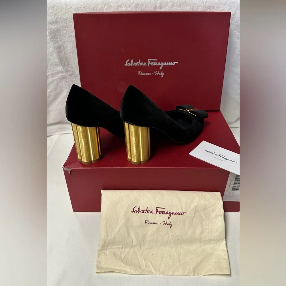 NIB SALVATORE FERRAGAMO Women's Capua Velvet Floral Heel Pumps